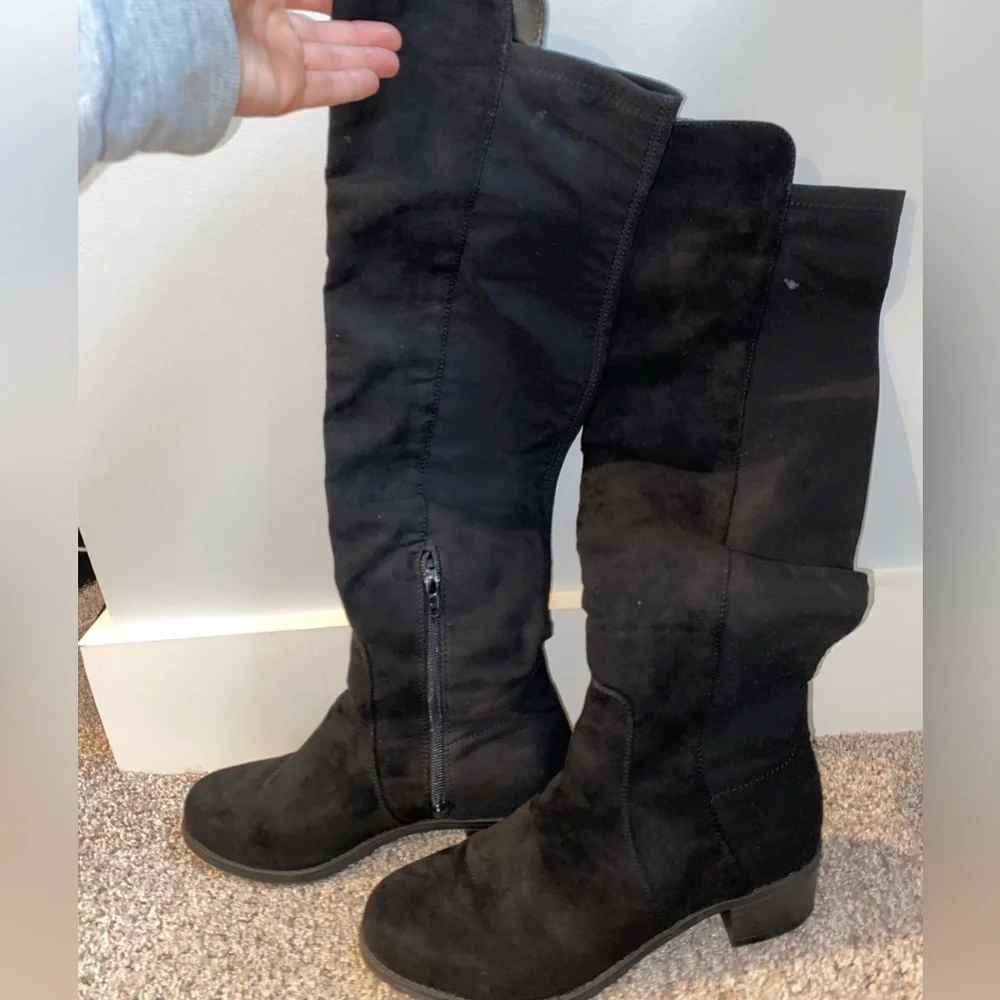 Boots - Picture 2 of 3